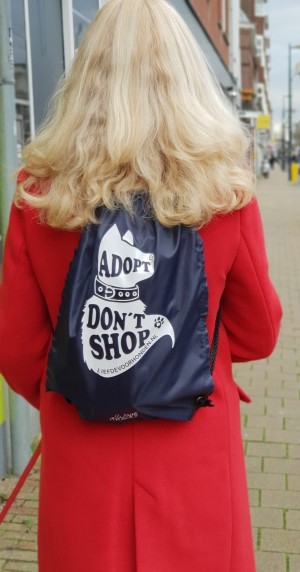 Rugtasje adopt don't shop liefdevoorhonden